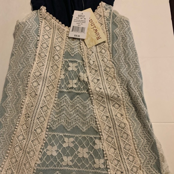 Girls top green with cream color lace overlay with blue back - Picture 2 of 4